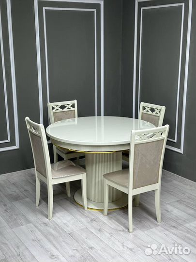 Комплект стол и стулья. Оплата при получении