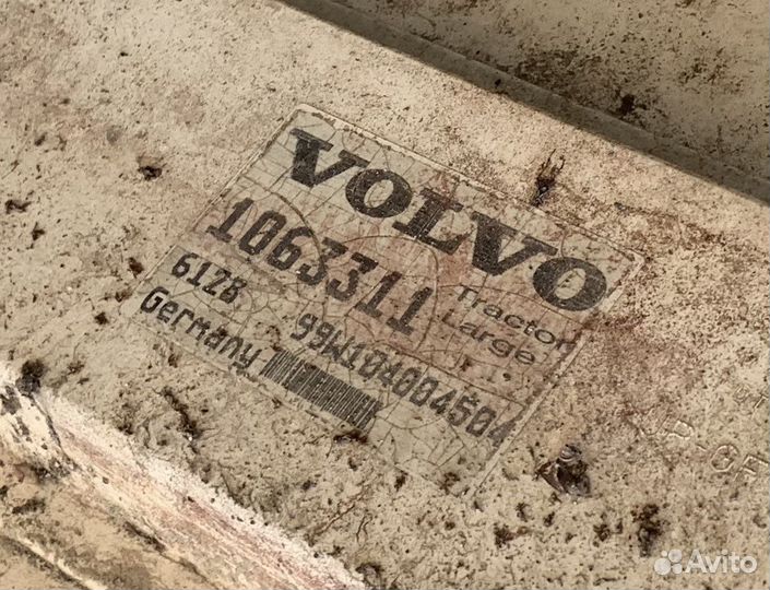 Спойлер кабины volvo
