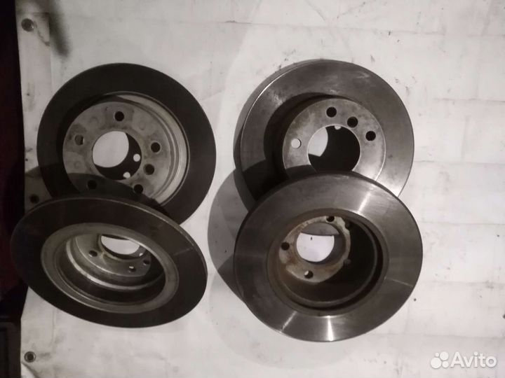 Тормозные диски BMW переднии, изаднии