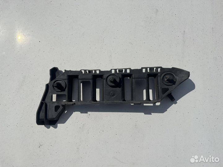 Кронштейн бампера VW Touran 1t0807184a