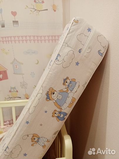 Детская Кровать с матрасом и постельным бельем