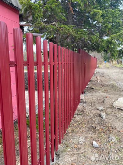 Забор из евроштакетника