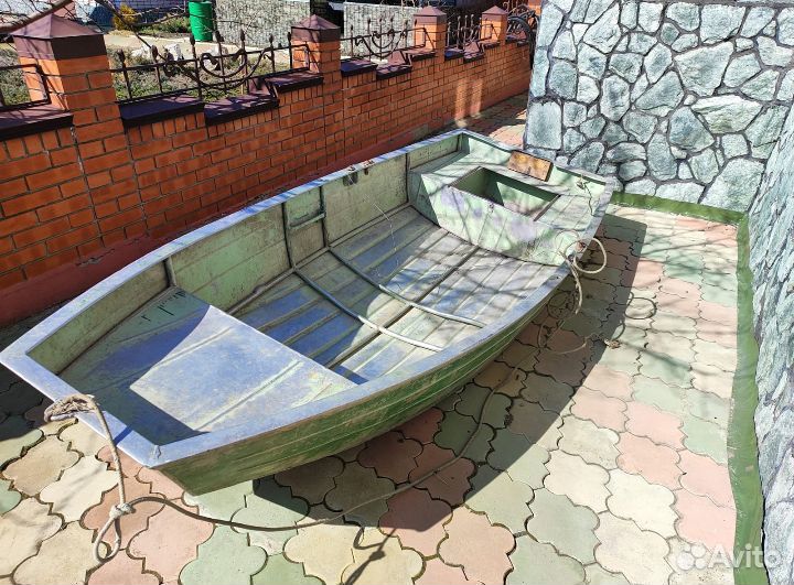 Лодка с мотором