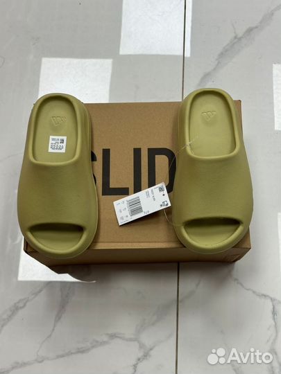 Сланцы унисекс Adidas Yeezy Slide