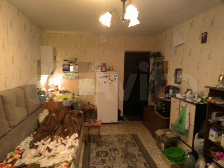 Комната 17 м² в 8-к., 3/3 эт.