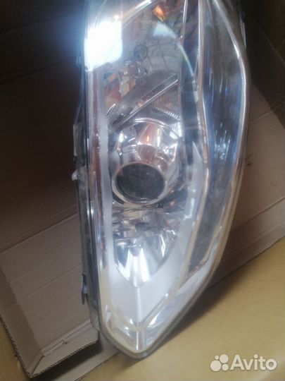 Фара передняя правая на Ford Tourneo Custom 2012
