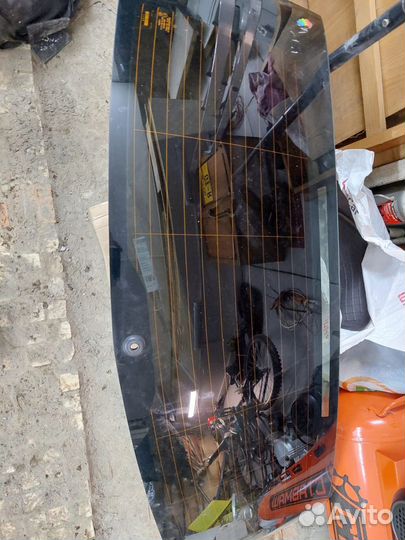 Стекло в заднюю крышку багажника GLK