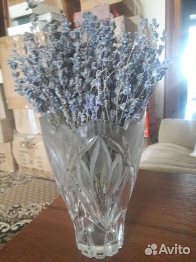 Сухоцвет лаванды в корзинке и в букетах