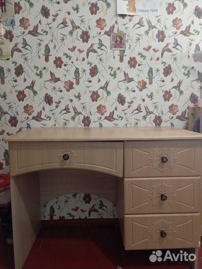 Письменный стол для школьника бу