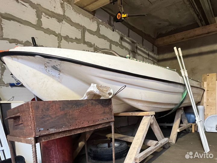 Моторно-гребная лодка laker T410Plus