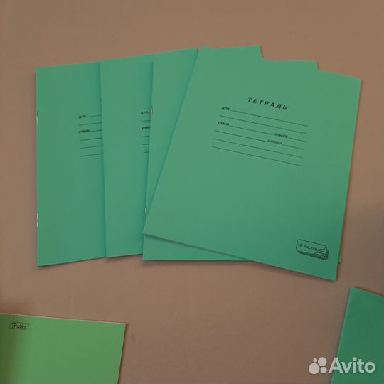 Тетради в косую линию 13 штук