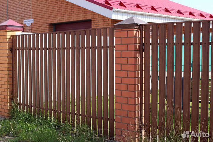 Штакетник П-образный A с прямым резом 0,5 Satin RAL 8017 шоколад, 1.00 м