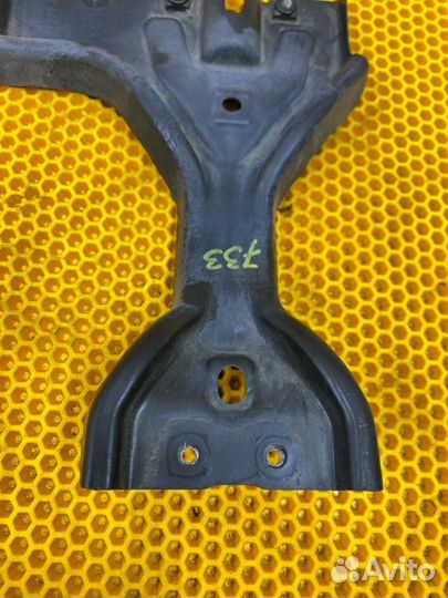 Кронштейн передней панели Volkswagen Tiguan CCZ