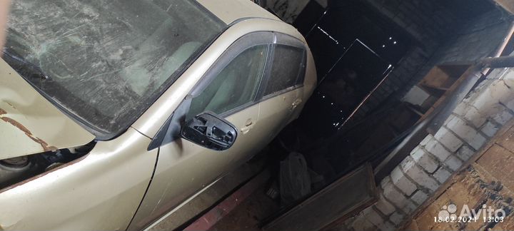 Toyota Corolla Runx 1.5 AT, 2001, битый, 220 000 км