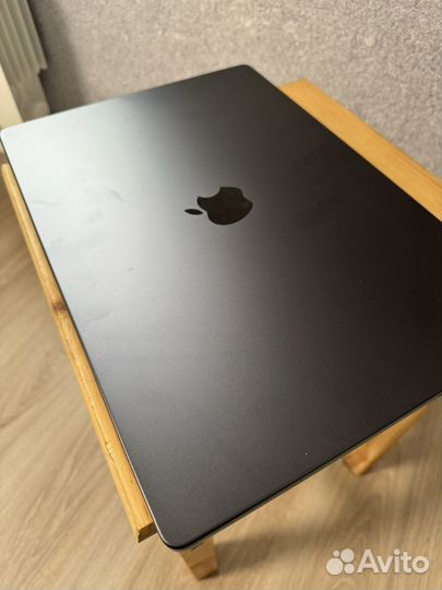 Apple macbook pro 16 m3 pro 18/512 MRW13