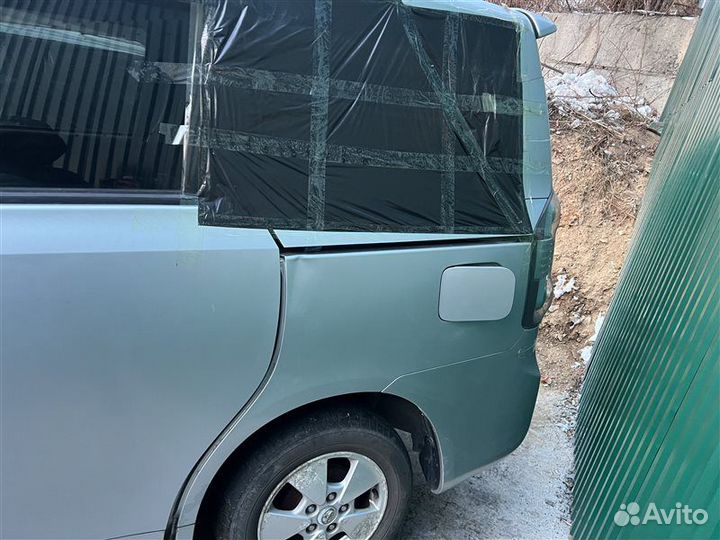 Стоп-сигнал задний левый Toyota Noah/Voxy ZRR70