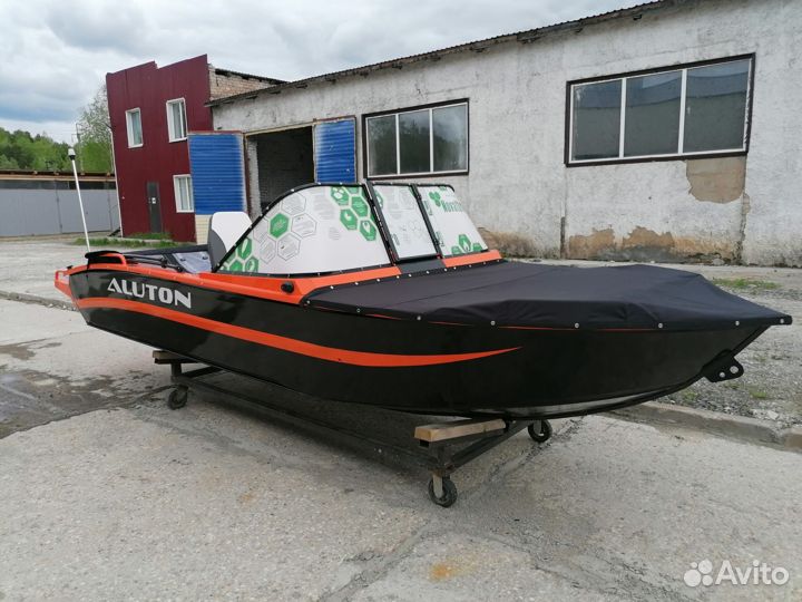 Алюминиевая лодка Aluton 490 DC