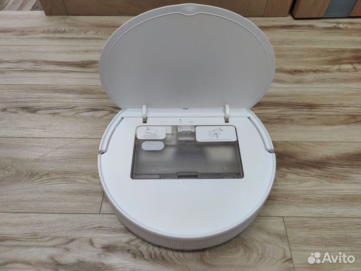 Робот-пылесос Xiaomi Mi Robot Vacuum-Mop Essential