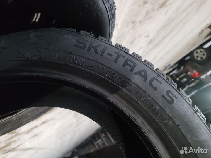 Armstrong Ski-Trac S 225/60 R18 104T