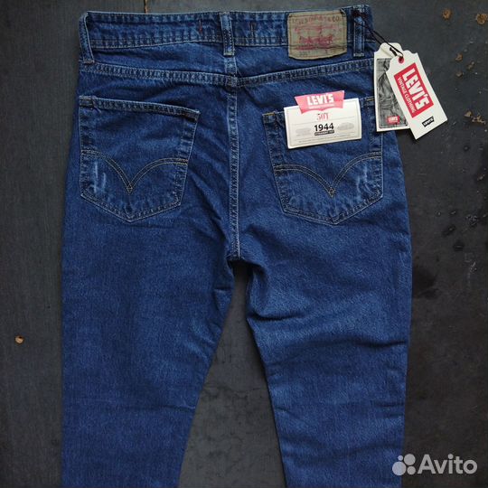 Мужские джинсы levis 501 2 футболки Levis