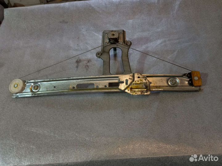 Стеклоподъемник задний BMW3 e46