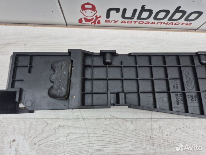 Кронштейн радиатора правый Land Rover Range Rover