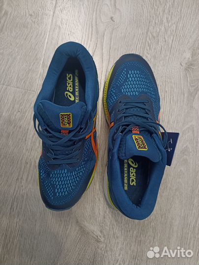 Кроссовки asics
