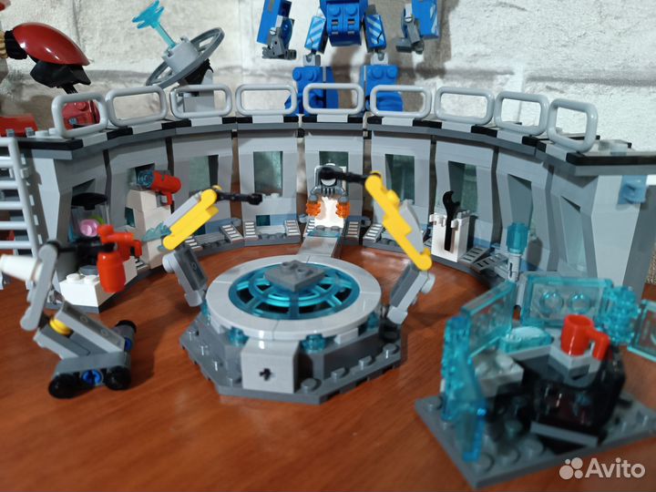 Lego Лаборатория Железного Человека + Халкбастер