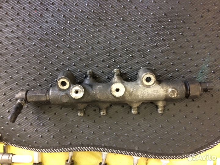 Рампа топливная дизельная б/у Denso 03H 3737