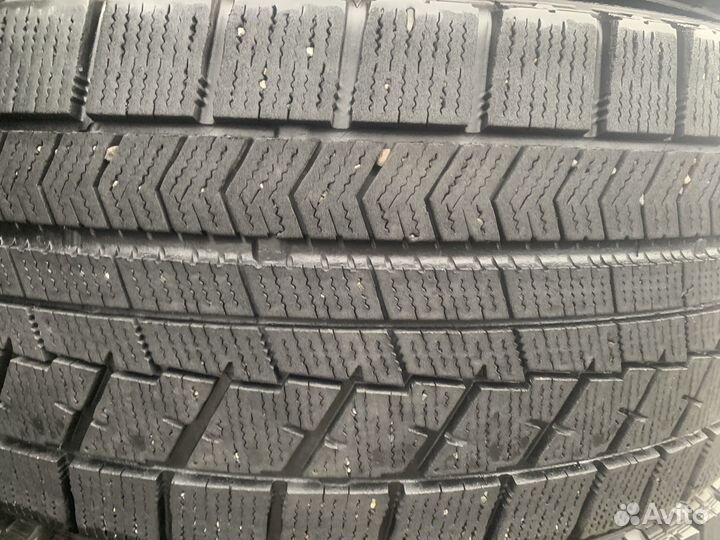 Bridgestone Blizzak VRX 235/45 R18