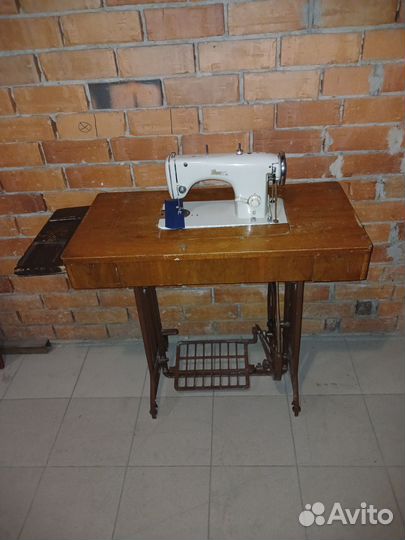 Швейная машина Минерва