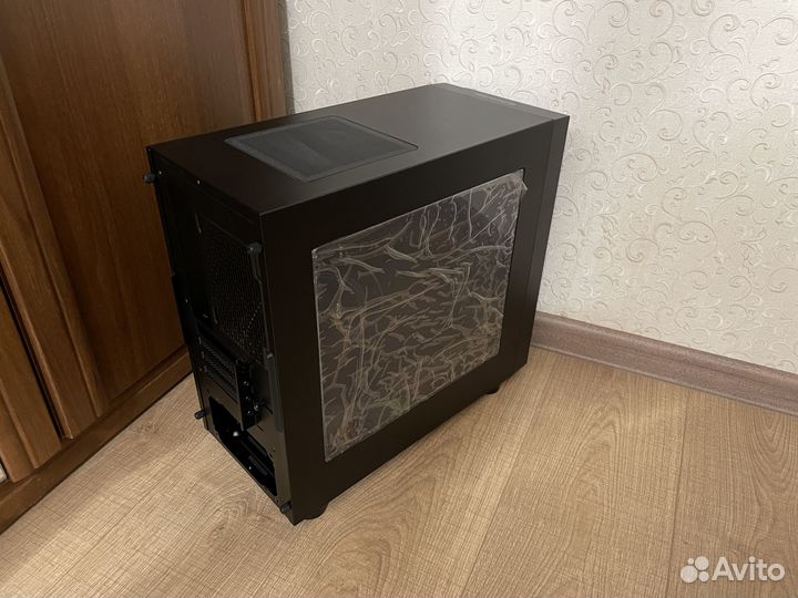 Корпус Thermaltake Versa H18 Window черный