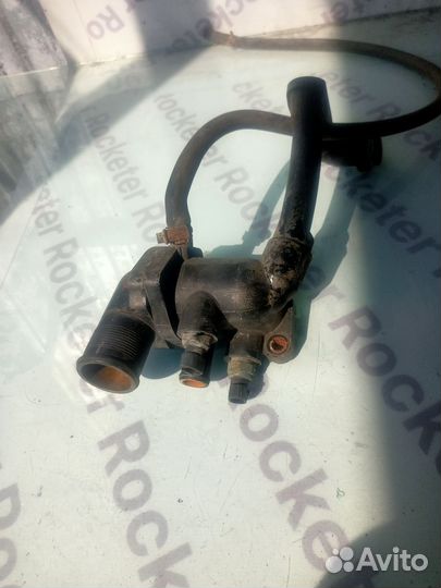 Термостат корпус Патрубок термостата Cummins 2.8