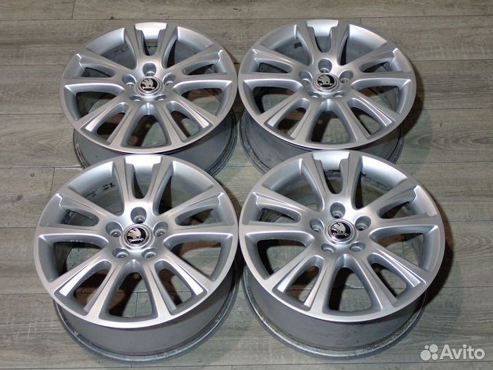 Комплект дисков R17 Skoda Octavia A5 оригинал 2к