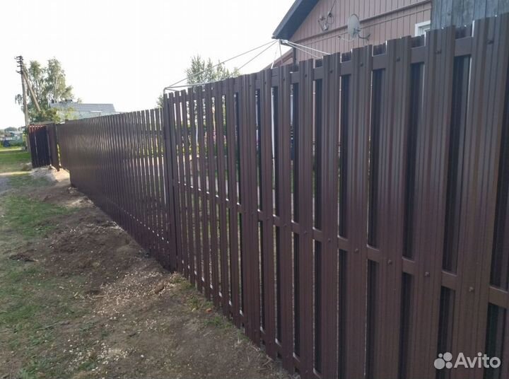 Забор из штакетника