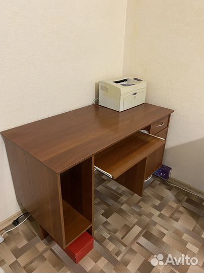 Письменный стол