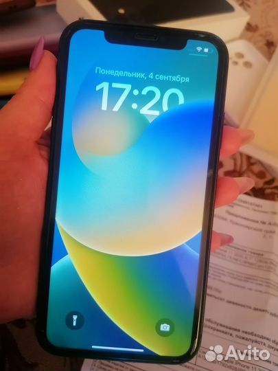 Продам Смартфон Apple iPhone 11 128GB nanoSim/eSi