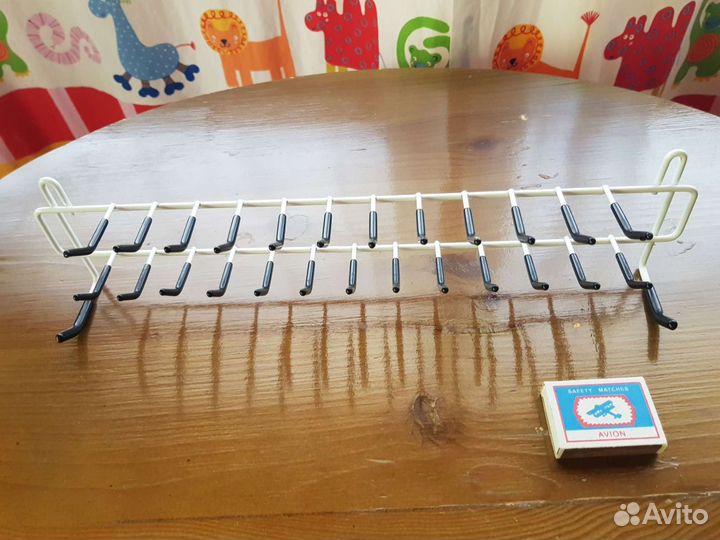 Вешалки крючки