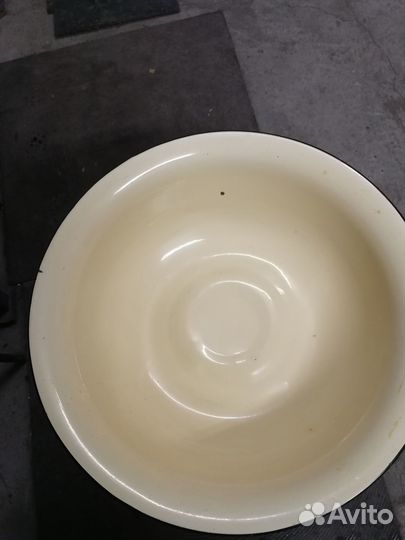 Эмалированный таз