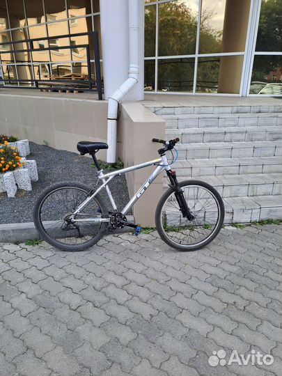 Велосипед горный 26 GT avalanche 1.0