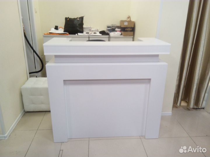 Стойка ресепшн для магазина