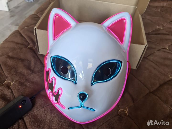 Неоновая маска