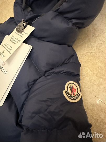 Зимний комбинезон moncler