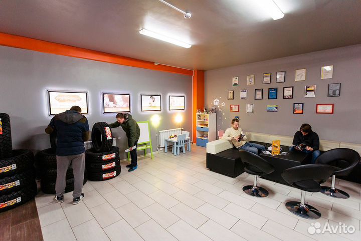 RoadX RX Frost WH03 215/65 R16 98H