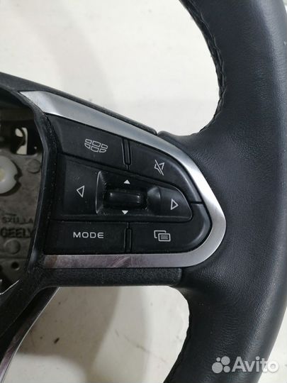 Рулевое колесо (руль) с многофунциональными кнопка