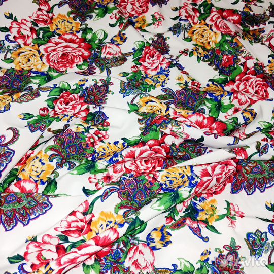 Ткань красивейший плательный софт цветы