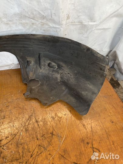 Подкрылок передний левый Фокус 1 Focus