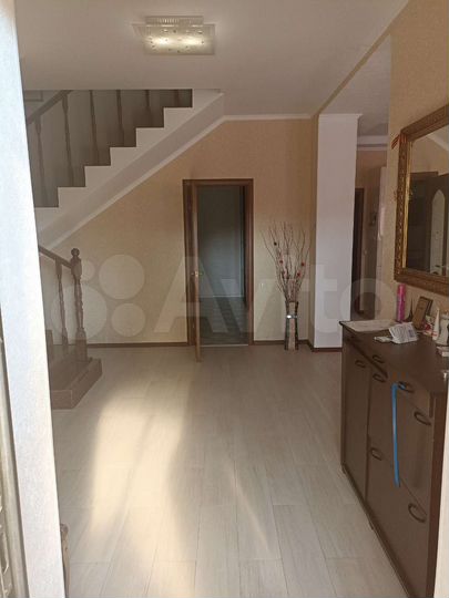 Дом 180 м² на участке 5 сот.