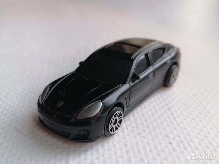 Машинка игрушка Porsche Panamera turbo