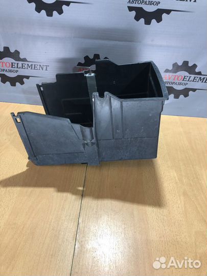 Площадка АКБ Форд Фокус 2 дв.1,8-2,0